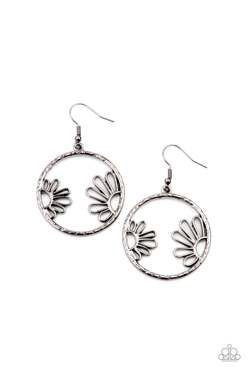 Demurely Daisy - Gunmetal Earrings