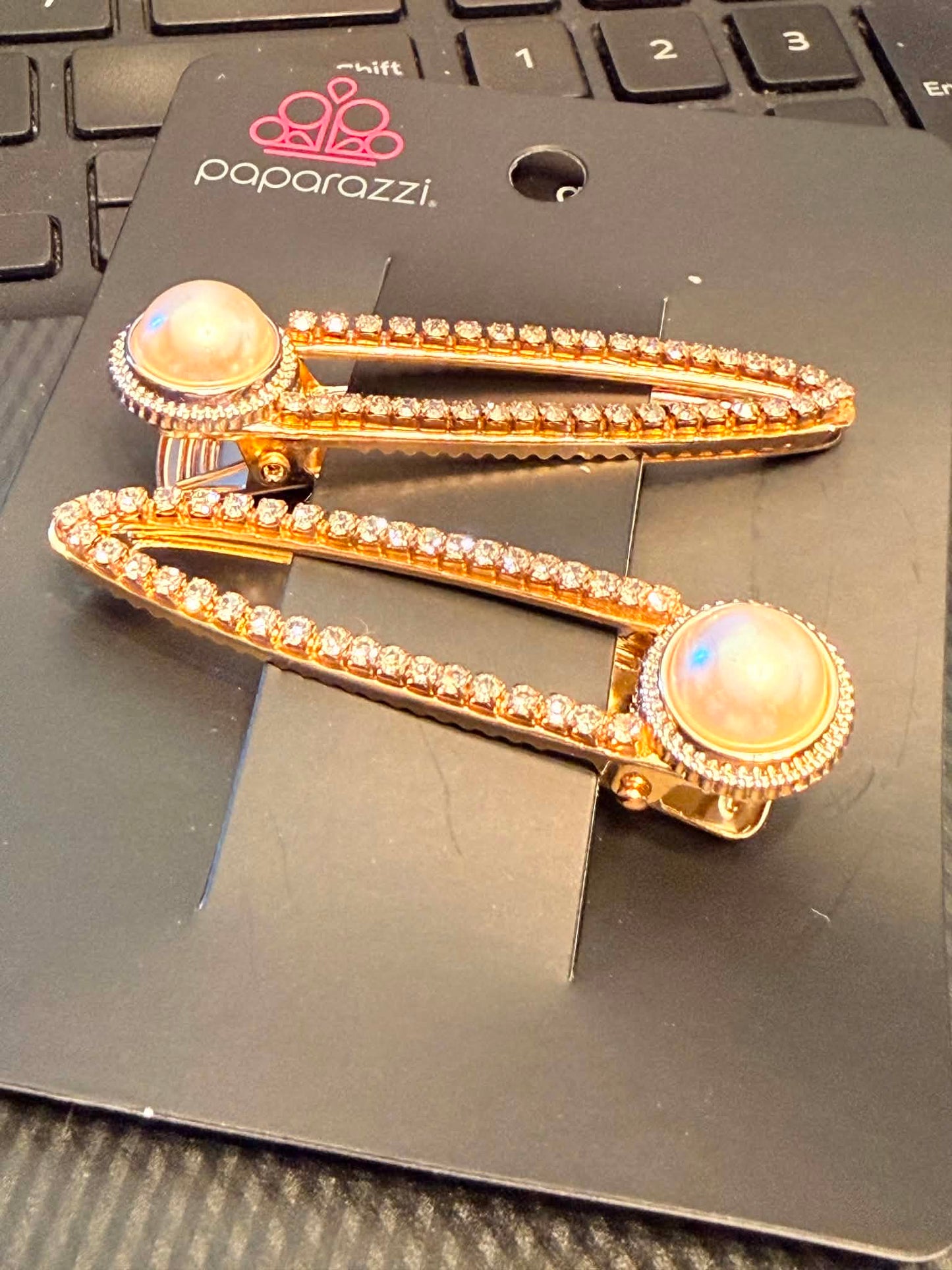 Expert in Elegance - Gold Hair Clip
