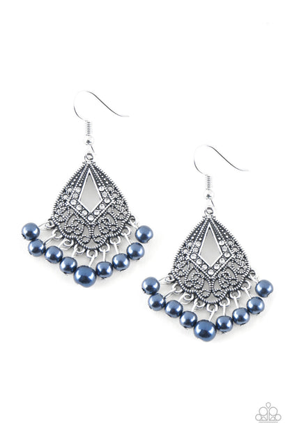 Gracefully Gatsby Blue Earring