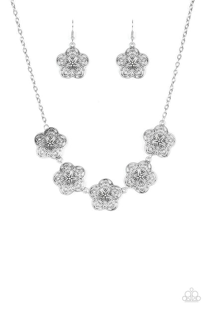 Garden Groove - Silver Ornate Flower Necklace