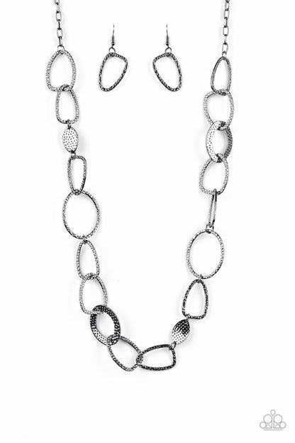 Metro Nouveau Black Necklace