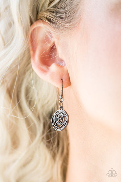 Rosy Rosette Black Necklace