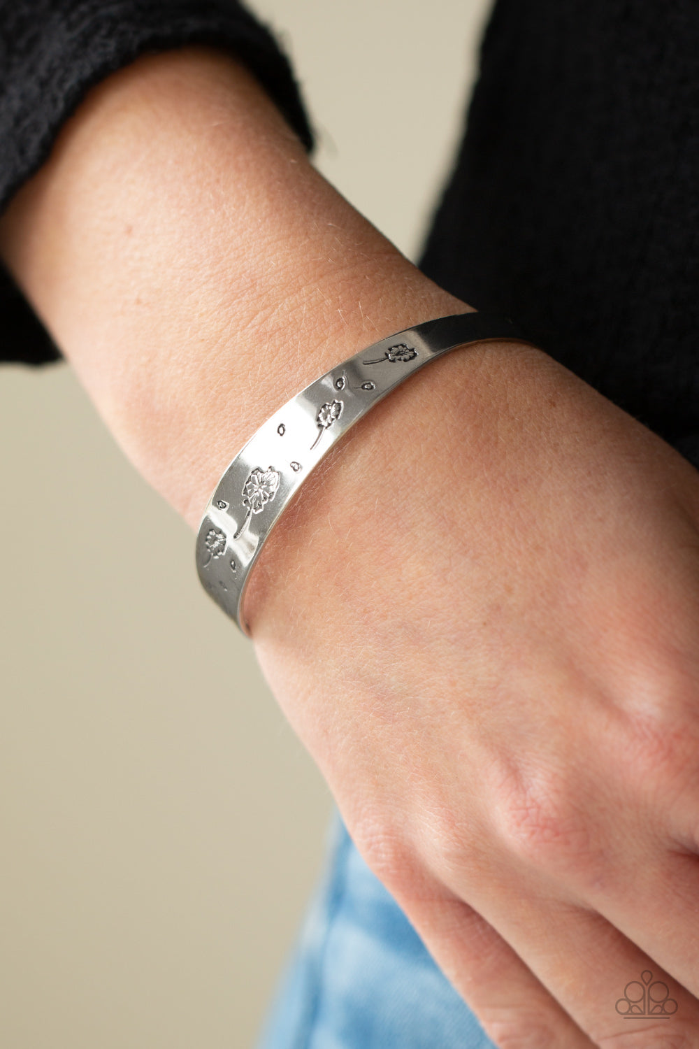 Dandelion Dreamland - Silver Dandelion Bangle