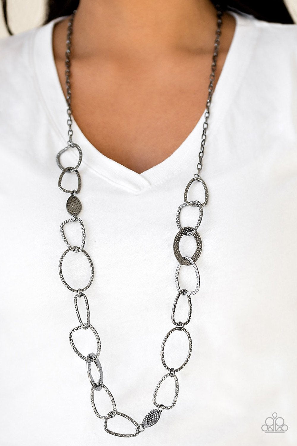 Metro Nouveau Black Necklace